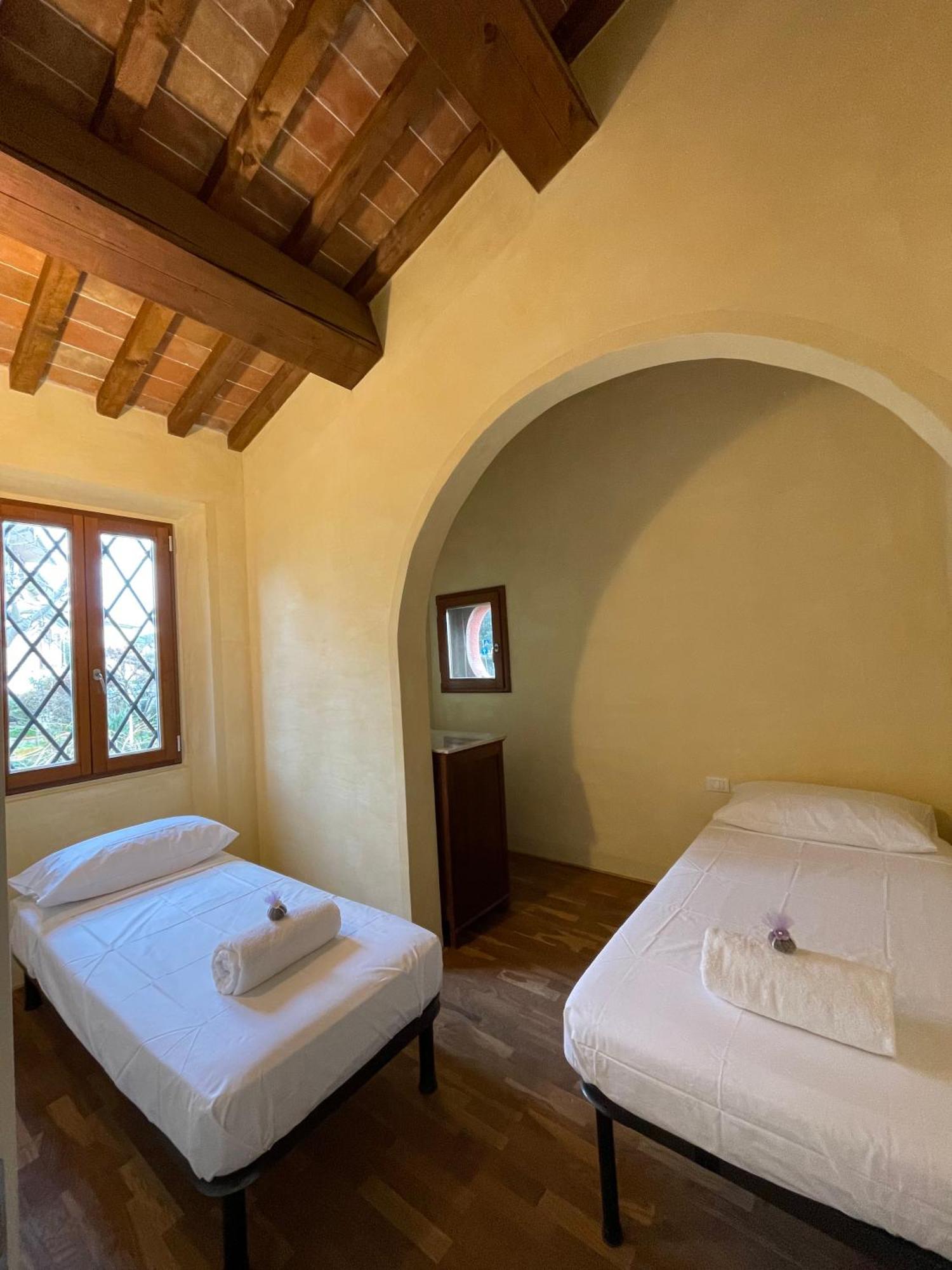 Casa Vacanze Le Due Torri Vada Esterno foto